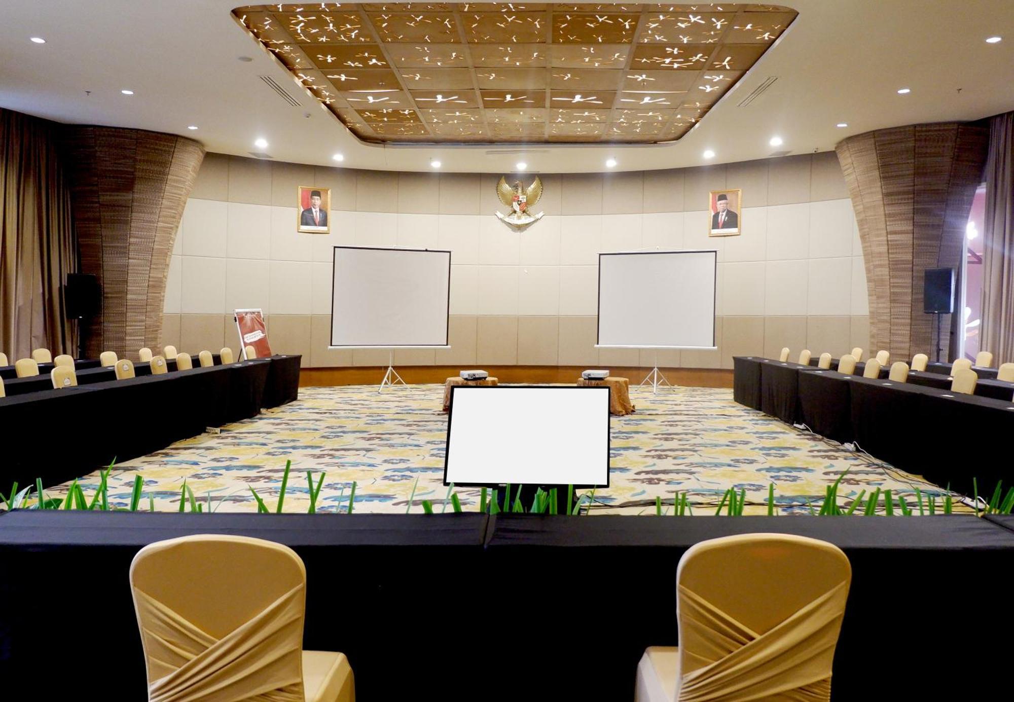 The Alana Hotel And Conference Sentul City By Aston Bogor Exteriör bild